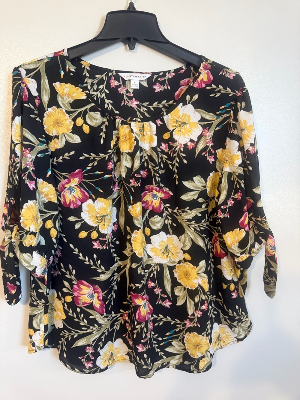 Counterparts Black Floral Scoop-Neck Blouse - Yellow & Pink Accents Size large